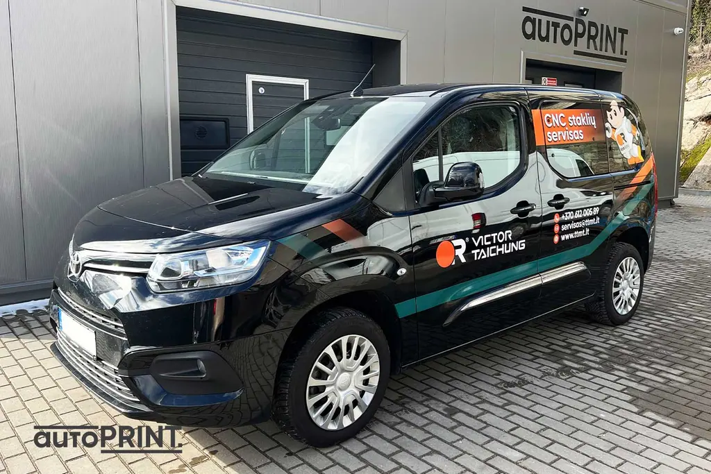 Lengvieji automobiliai – apklijavimas reklama, autoPRINT darbas