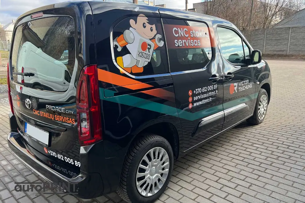 Lengvieji automobiliai – apklijavimas reklama, autoPRINT darbas